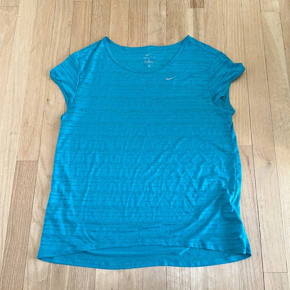 Nike Dryfit workout tshirt - Picture 1 of 4